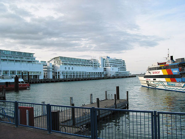 Набережная и отель Хилтон, Окленд, Новая Зеландия (Auckland, New Zealand)