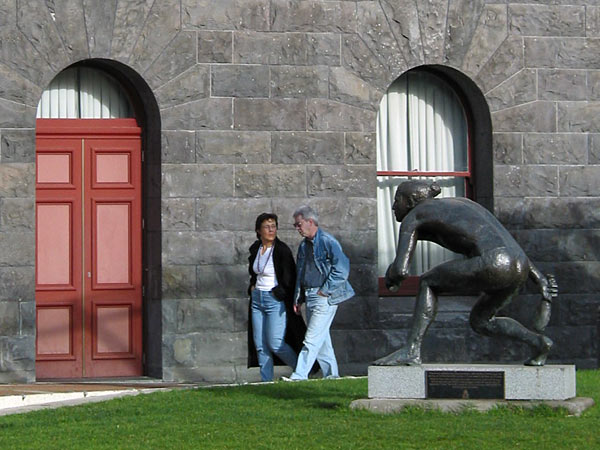 Бронзовый воин, Aotea Square, Auckland, New Zealand