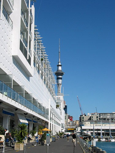 Хилтон и Sky Tower, Princes Wharf, Auckland, New Zealand