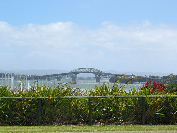 Harbour Bridge. Вид из Девонпорта, Auckland, New Zealand