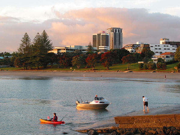 Утро. 6:09am. Все на рыбалку, Takapuna beach, Auckland, New Zealand