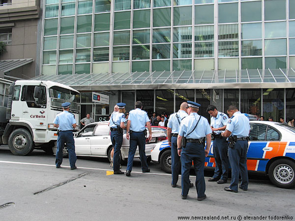 Полицейская погоня в центре Окленда, Fort St, Auckland, New Zealand