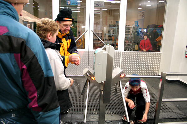 Snow gate - вход и выход по жетонам, Auckland, New Zealand