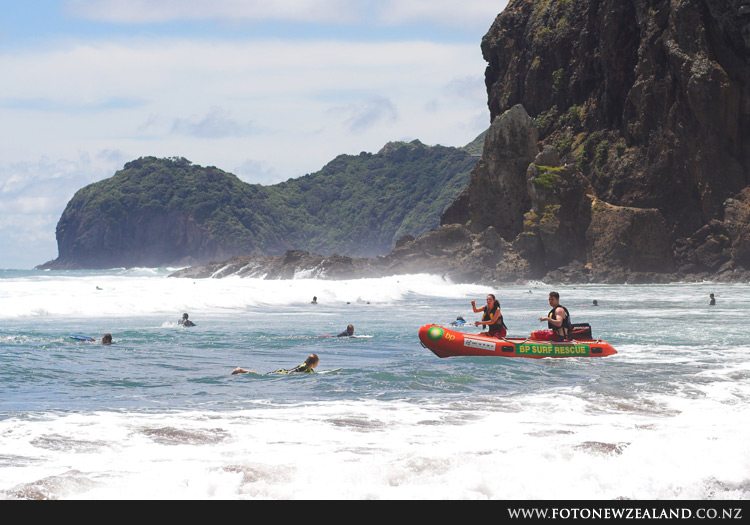 Греби на берег, родной, Piha Beach, Auckland, New Zealand