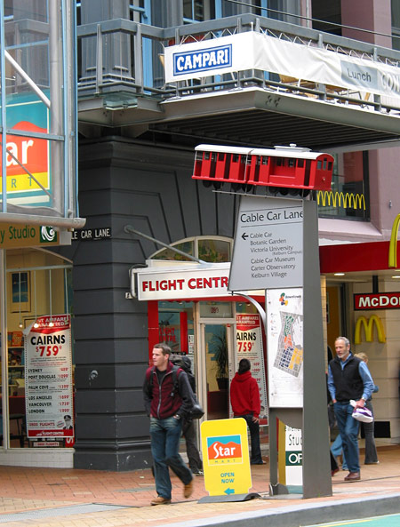 Вход в фуникулер в Веллингтоне, Wellington, New Zealand