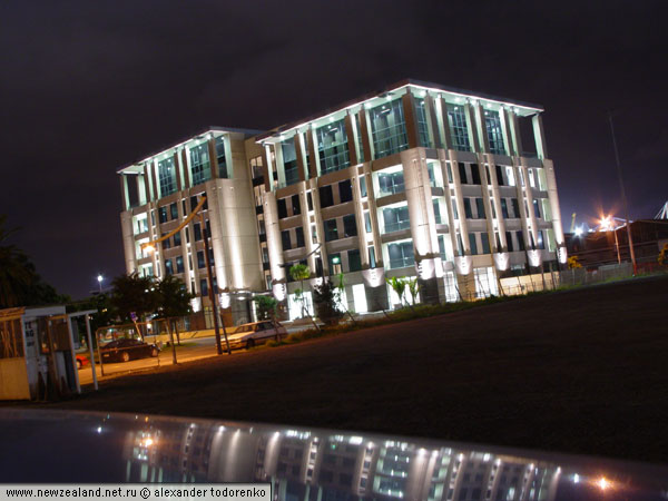 Это не фотка кривая, это Земля круглая, да еще и вертится, Окленд, Новая Зеландия (Auckland, New Zealand)