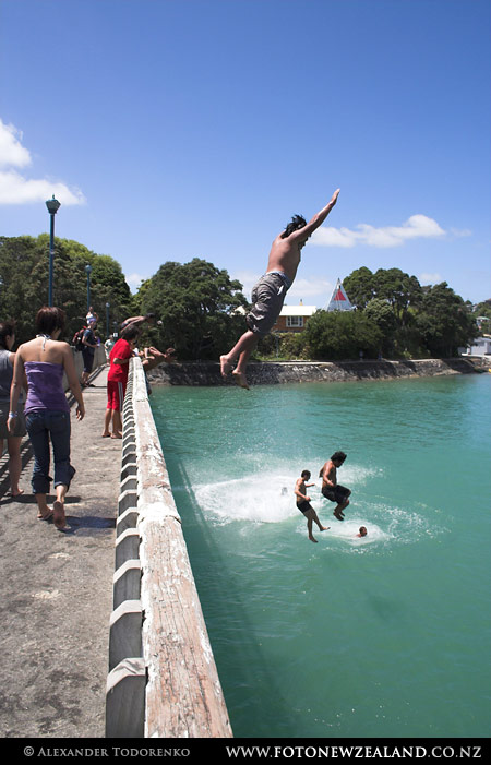 Прыжки с моста в Raglan, Новая Зеландия (New Zealand)