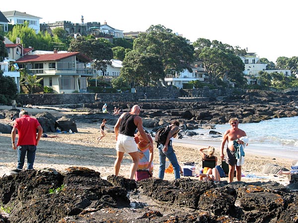 Отдыхающие на пляже, Окленд, Новая Зеландия (Auckland, New Zealand)
