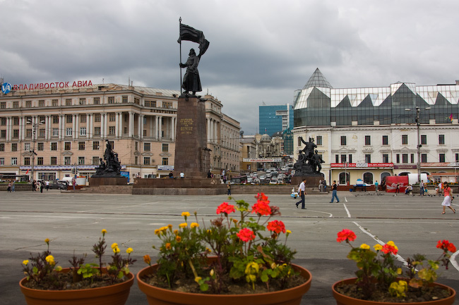 Площадь Борцов за власть советов, Владивосток