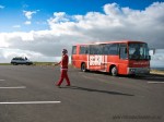 Автобус Stray Travel и водитель Санта Клаус